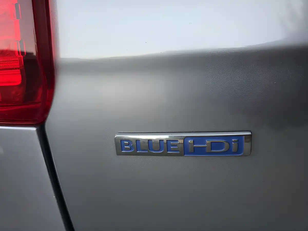 Used 2016 Peugeot 5008 Allure Grey - Interior and Exterior details 13