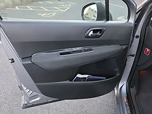 Used 2016 Peugeot 5008 Allure Grey - Interior and Exterior details 19