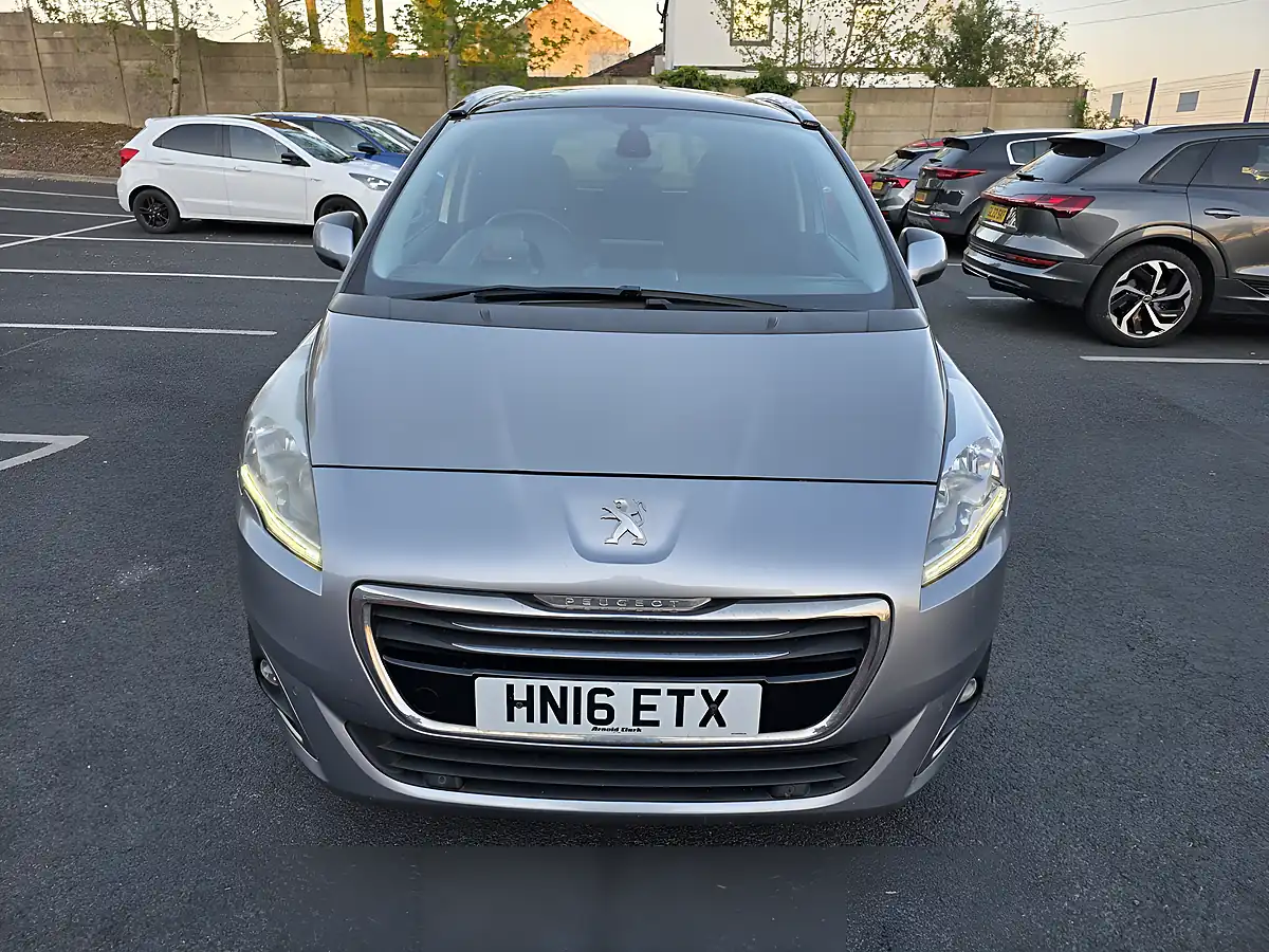 Used 2016 Peugeot 5008 Allure Grey - Interior and Exterior details 2