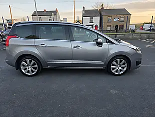 Used 2016 Peugeot 5008 Allure Grey - Interior and Exterior details 4
