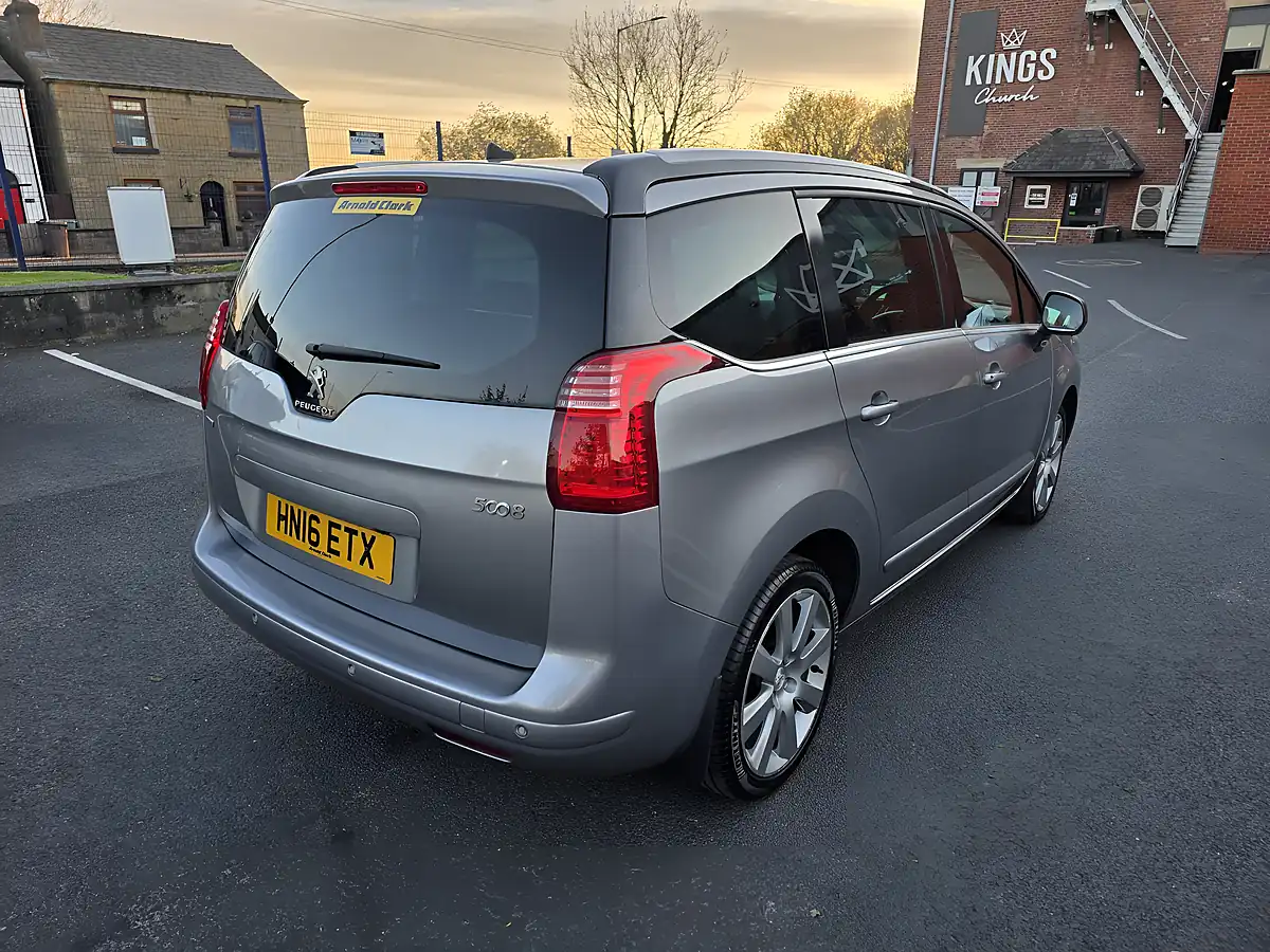 Used 2016 Peugeot 5008 Allure Grey - Interior and Exterior details 6