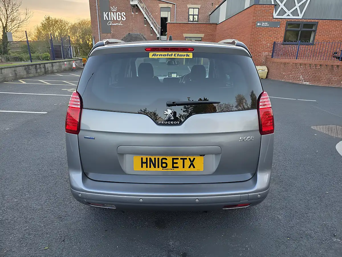 Used 2016 Peugeot 5008 Allure Grey - Interior and Exterior details 8