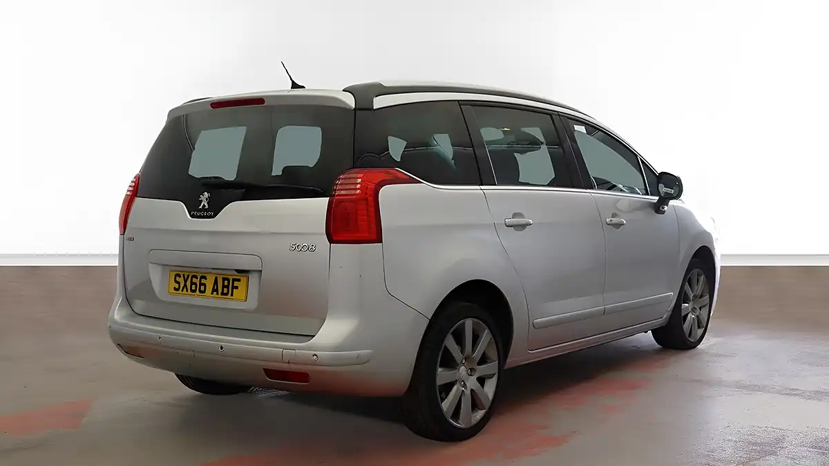 Used 2016 Peugeot 5008 Allure Silver - Interior and Exterior details 4