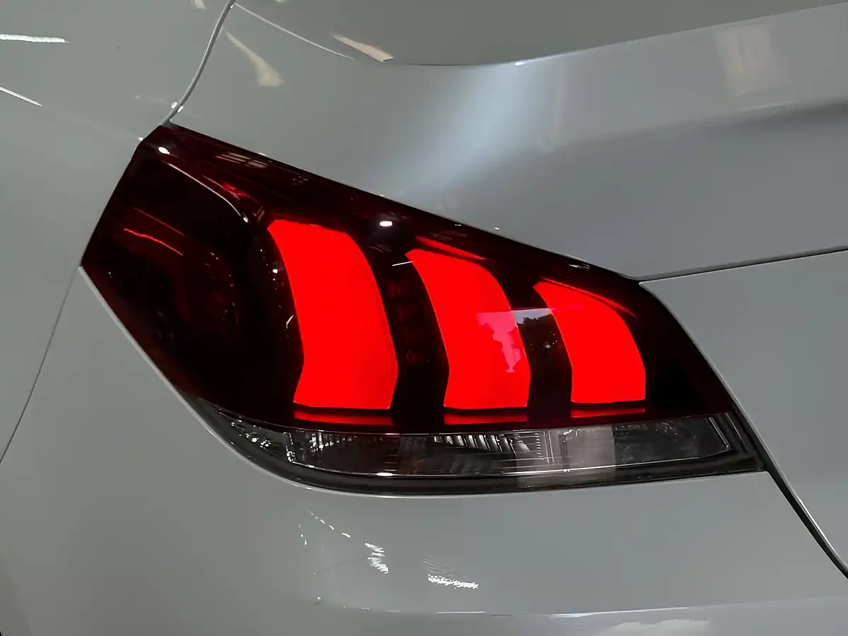 Used 2016 Peugeot 508 Allure White - Interior and Exterior details 12