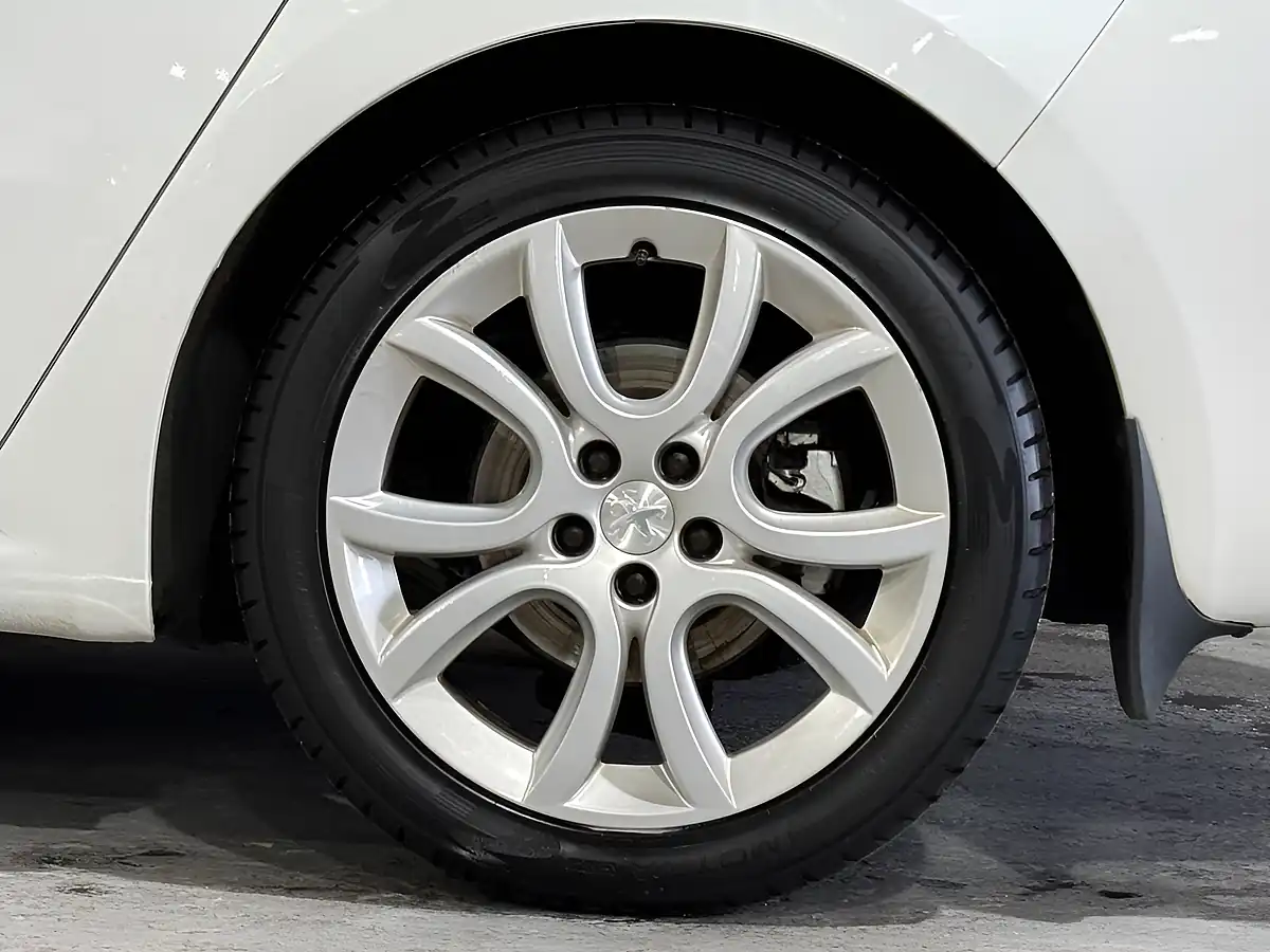 Used 2016 Peugeot 508 Allure White - Interior and Exterior details 13