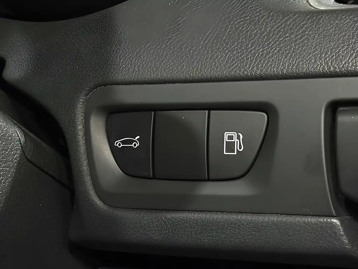Used 2016 Peugeot 508 Allure White - Interior and Exterior details 16