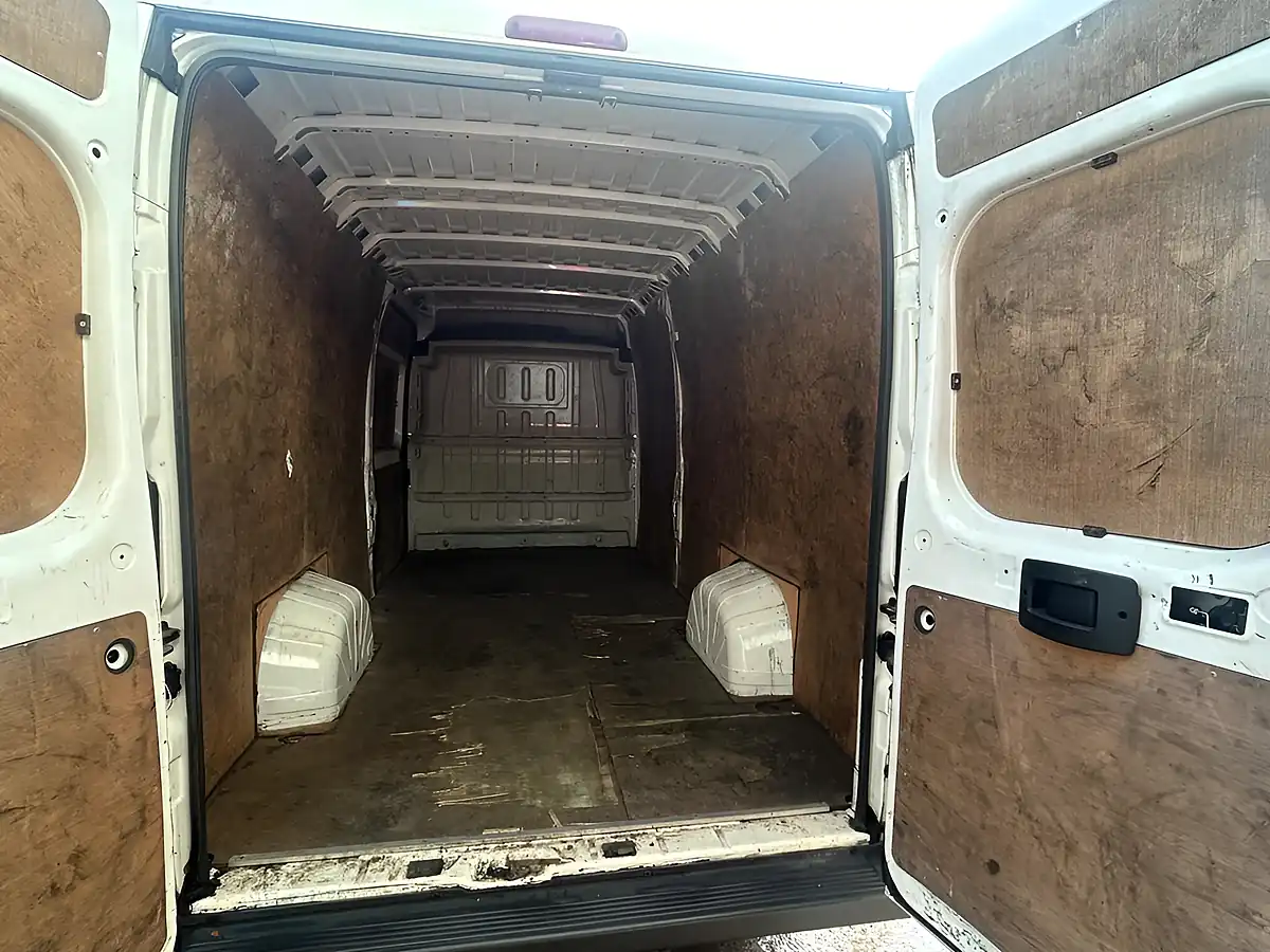 Used 2016 Peugeot Boxer 435 L4 H2 White - Interior and Exterior details 12
