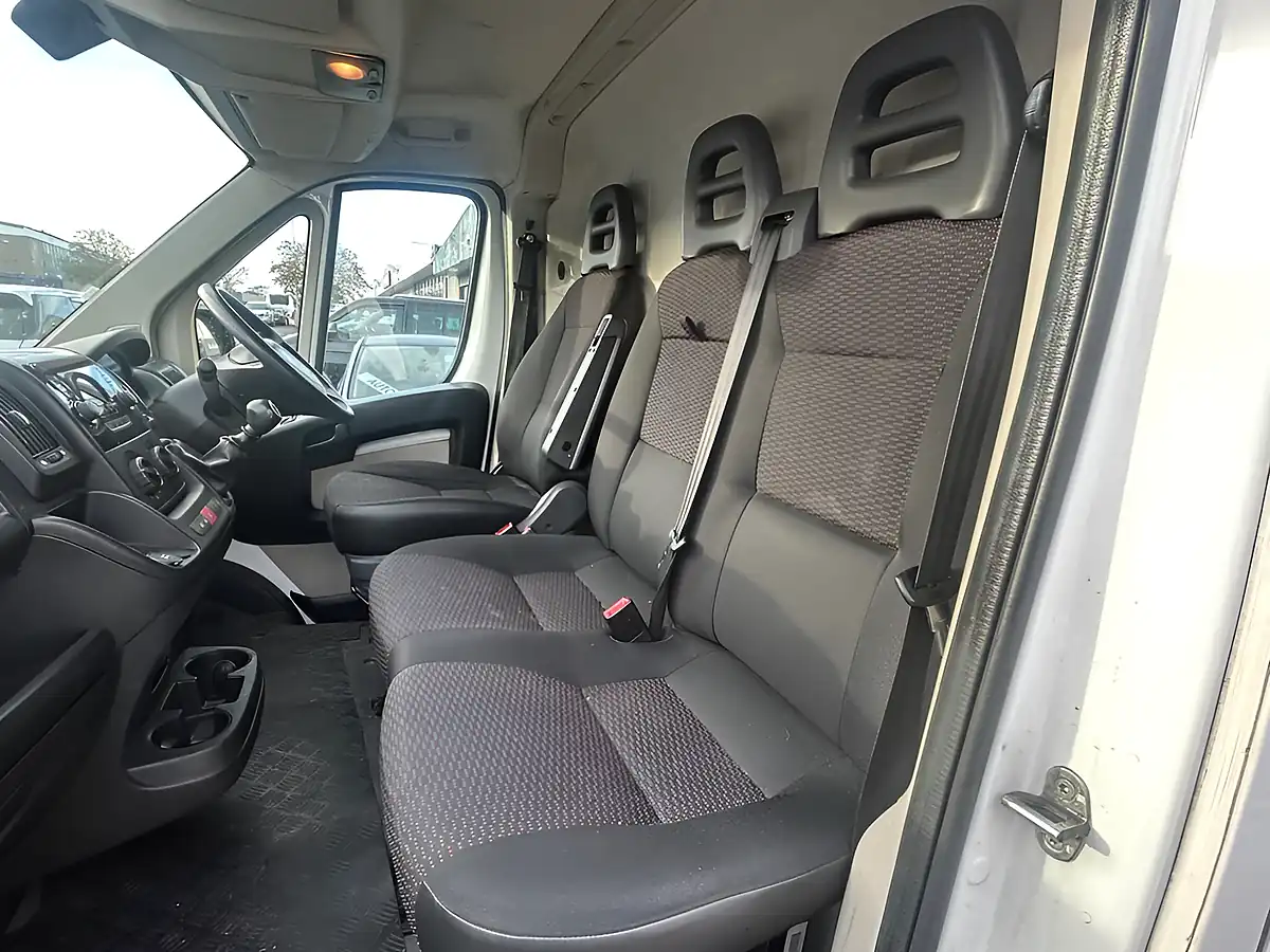 Used 2016 Peugeot Boxer 435 L4 H2 White - Interior and Exterior details 6