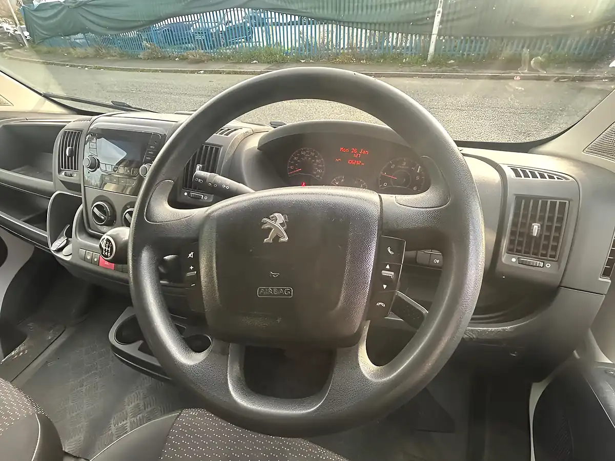 Used 2016 Peugeot Boxer 435 L4 H2 White - Interior and Exterior details 7