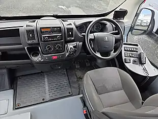 Used 2016 Peugeot Boxer 440 Back To Back Chassis Cab Green - Interior and Exterior details 10