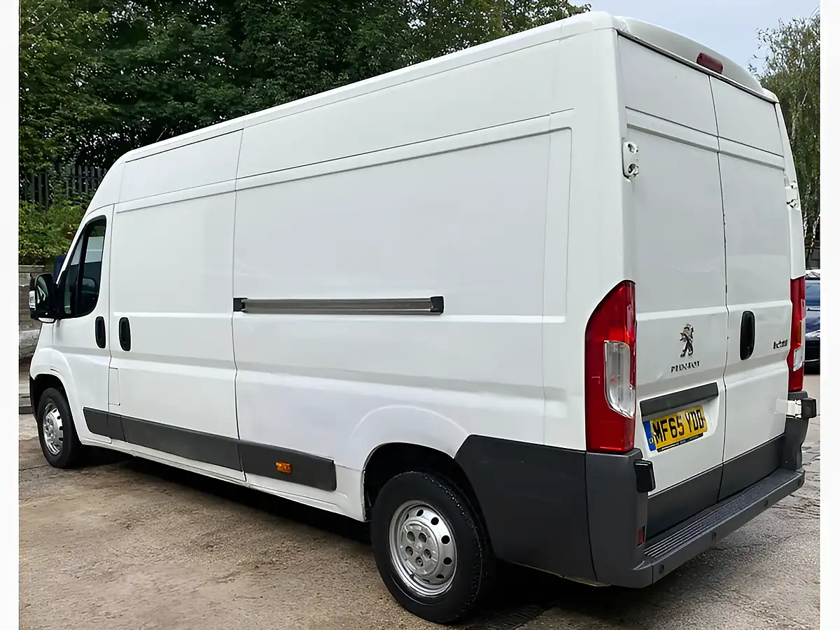 Used 2016 Peugeot Boxer Professional White - Interior and Exterior details 11