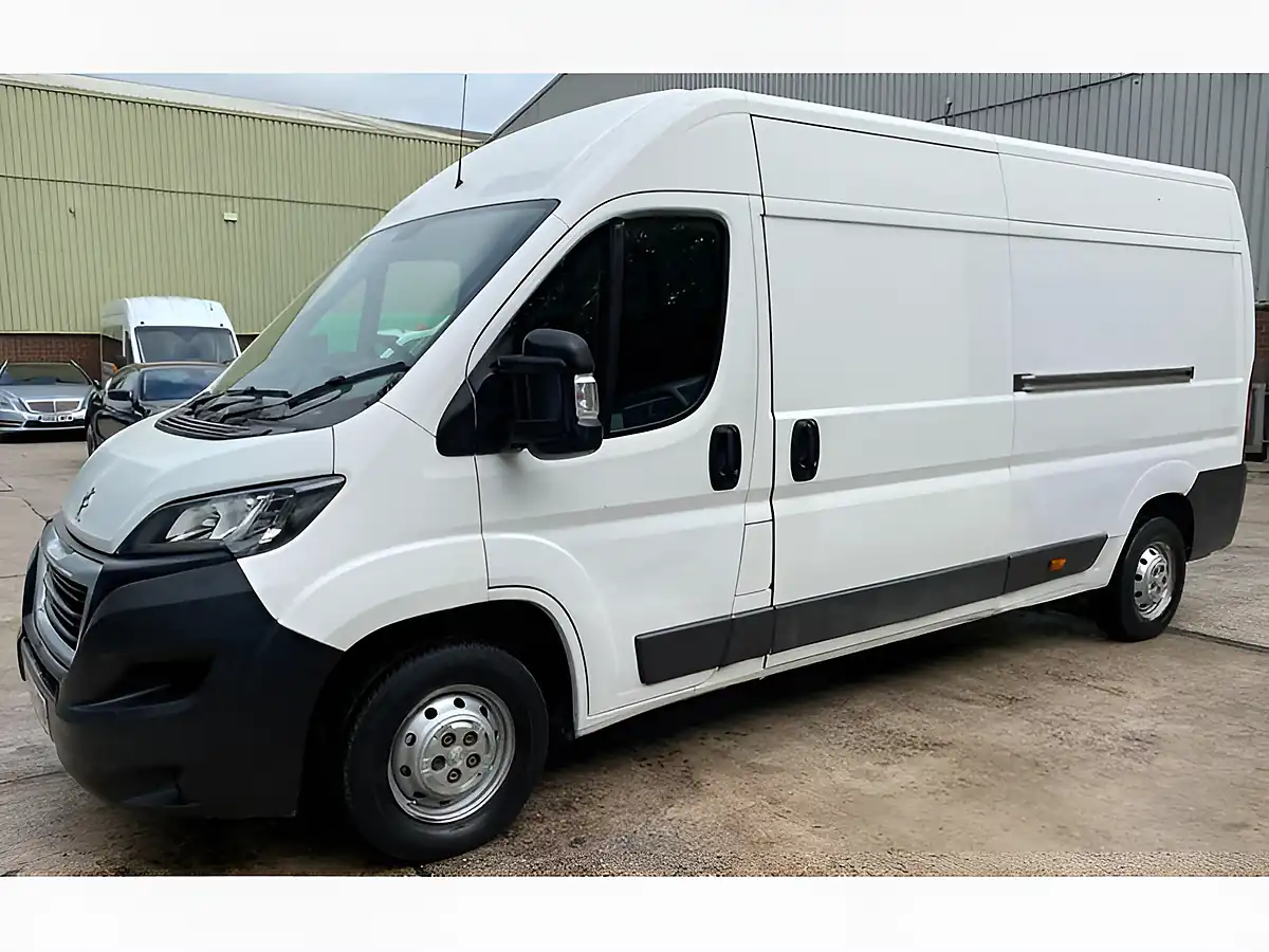 Used 2016 Peugeot Boxer Professional White - Interior and Exterior details 14
