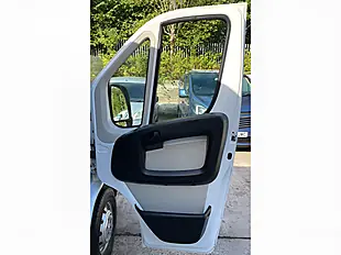 Used 2016 Peugeot Boxer Professional White - Interior and Exterior details 16