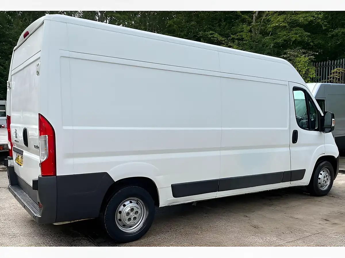 Used 2016 Peugeot Boxer Professional White - Interior and Exterior details 6