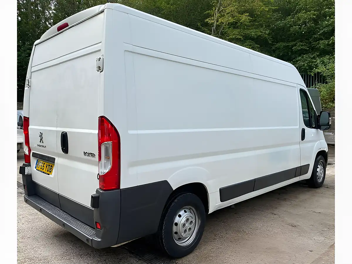 Used 2016 Peugeot Boxer Professional White - Interior and Exterior details 7