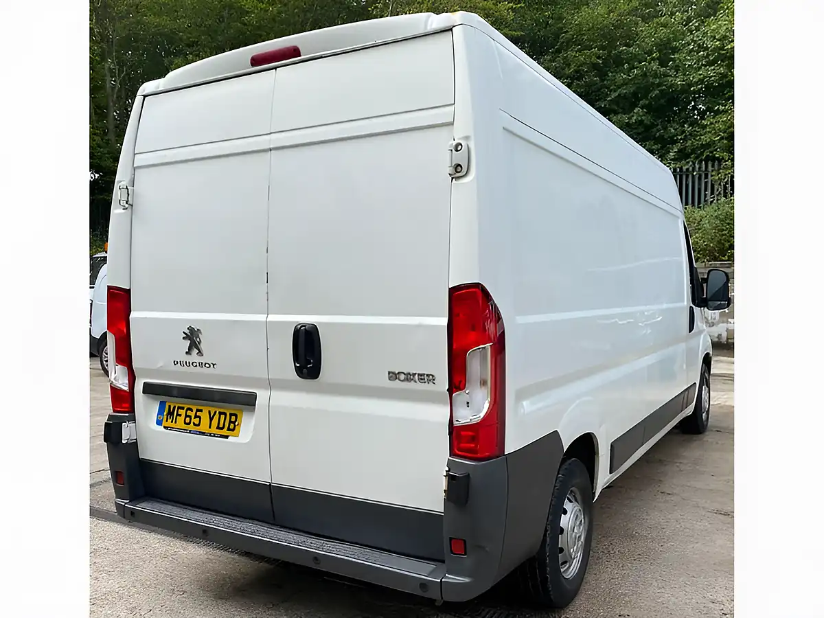 Used 2016 Peugeot Boxer Professional White - Interior and Exterior details 8