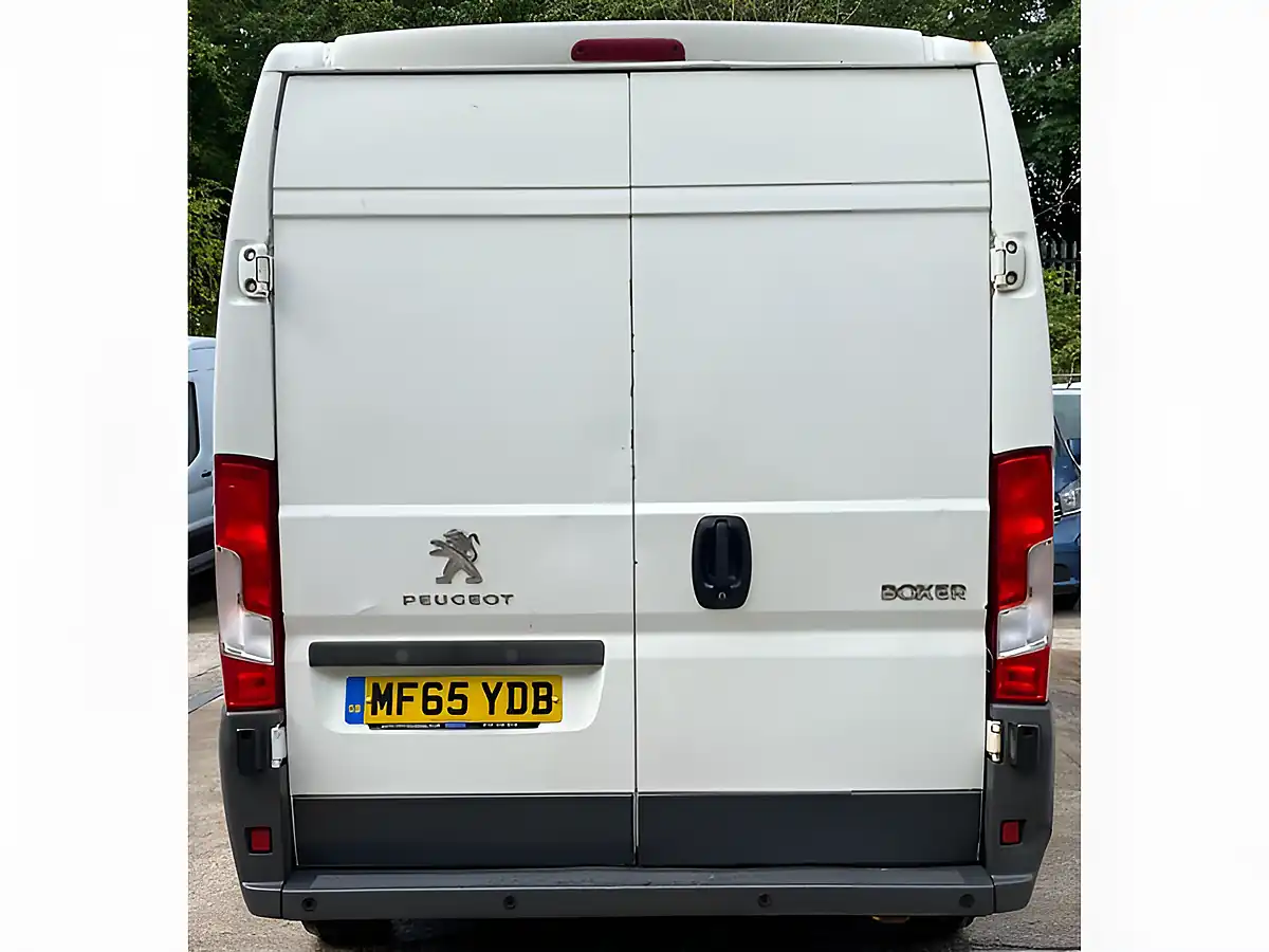 Used 2016 Peugeot Boxer Professional White - Interior and Exterior details 9