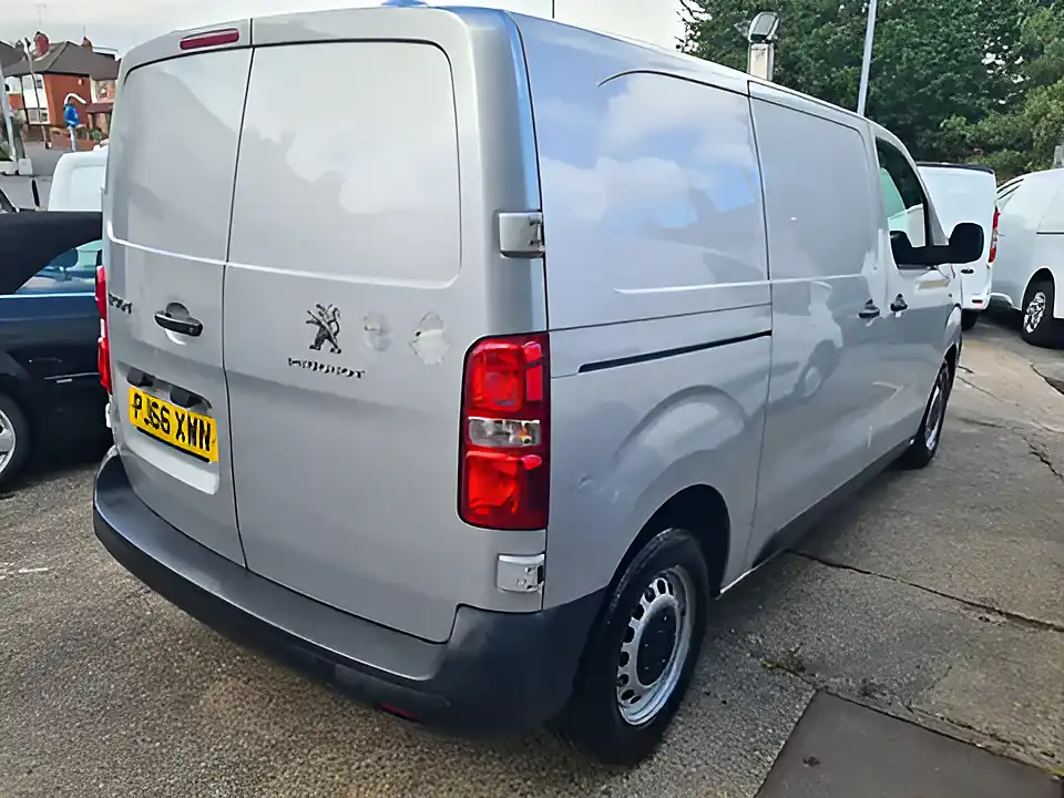Used 2016 Peugeot Expert Pro Silver - Interior and Exterior details 10