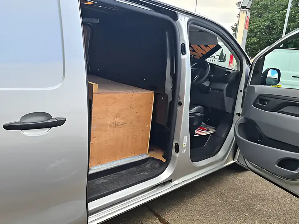Used 2016 Peugeot Expert Pro Silver - Interior and Exterior details 11