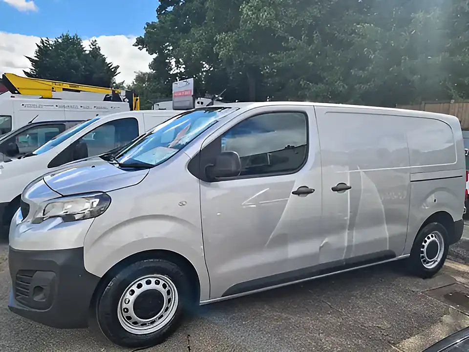 Used 2016 Peugeot Expert Pro Silver - Interior and Exterior details 12