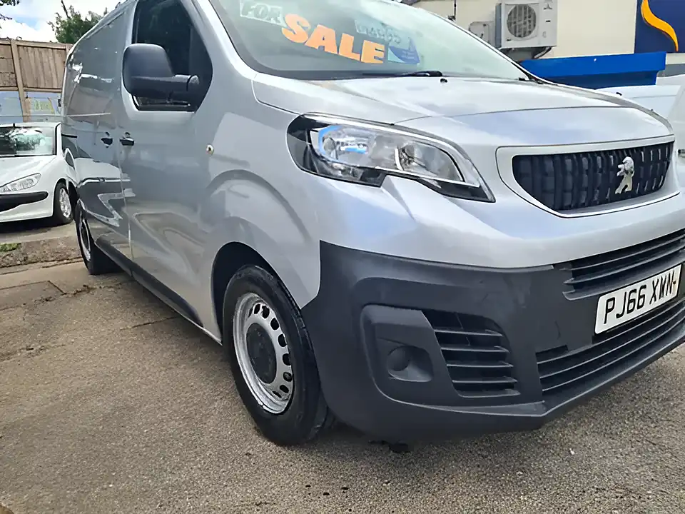 Used 2016 Peugeot Expert Pro Silver - Interior and Exterior details 15