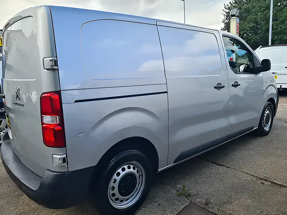 Used 2016 Peugeot Expert Pro Silver - Interior and Exterior details 3