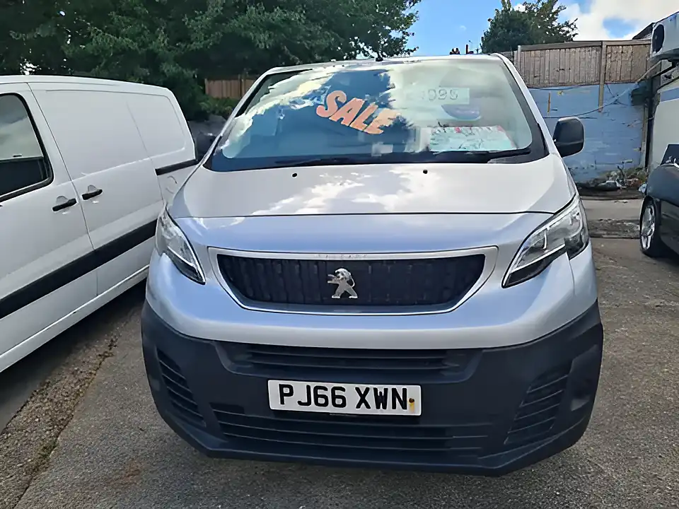 Used 2016 Peugeot Expert Pro Silver - Interior and Exterior details 4