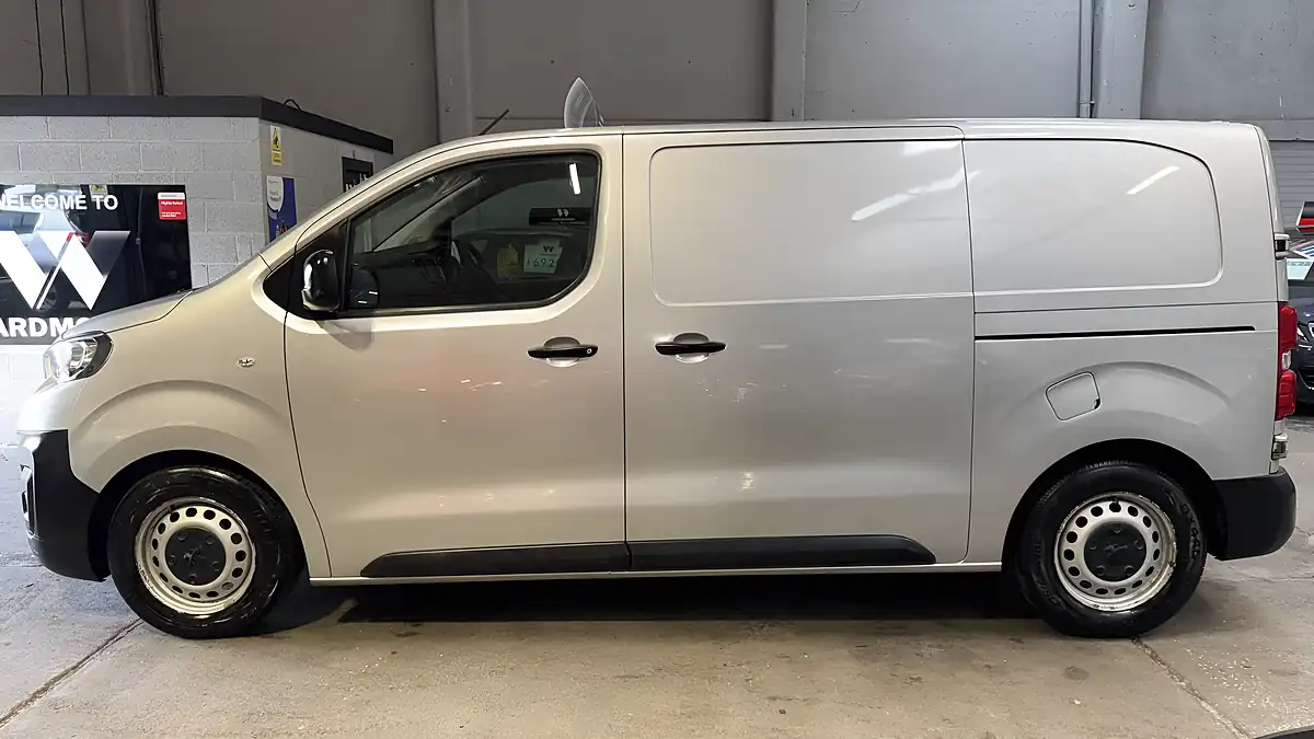 Used 2016 Peugeot Expert Professional Silver - Interior and Exterior details 2