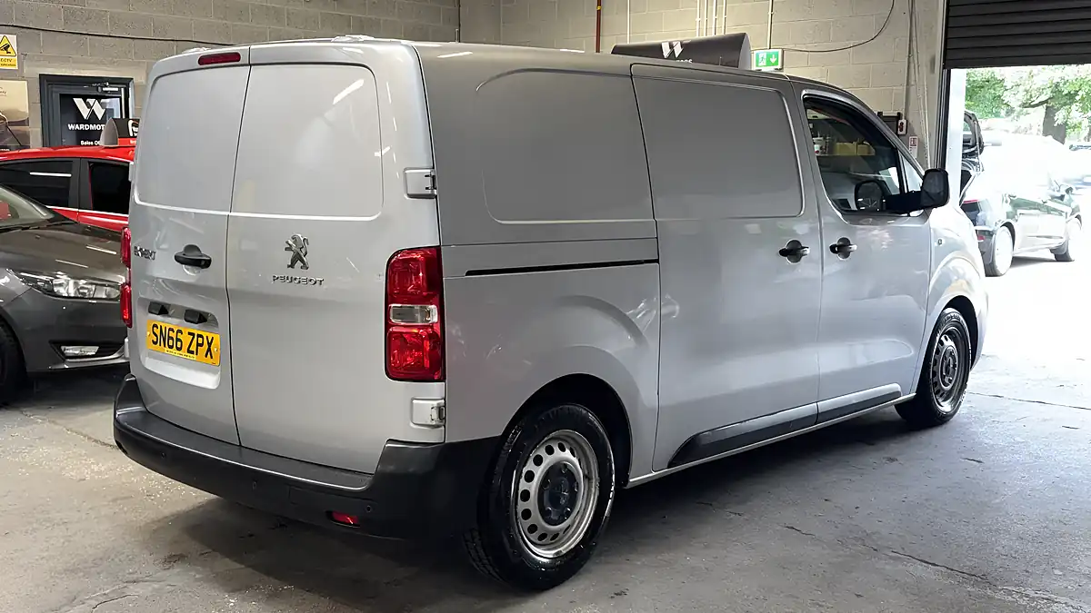 Used 2016 Peugeot Expert Professional Silver - Interior and Exterior details 5