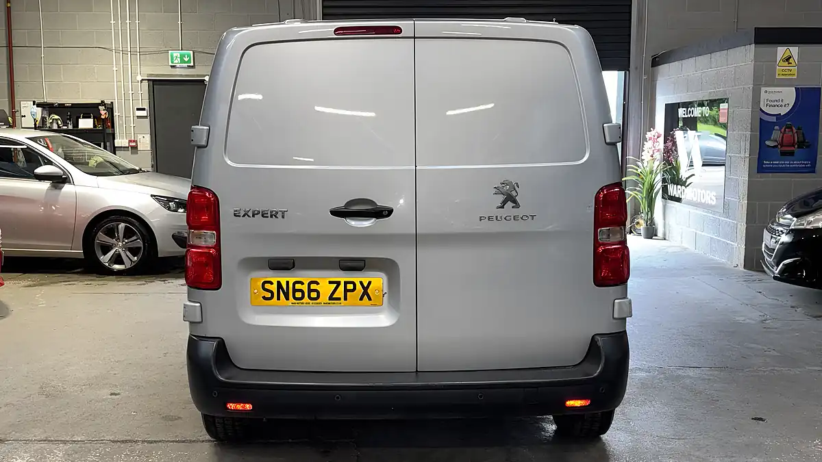 Used 2016 Peugeot Expert Professional Silver - Interior and Exterior details 6