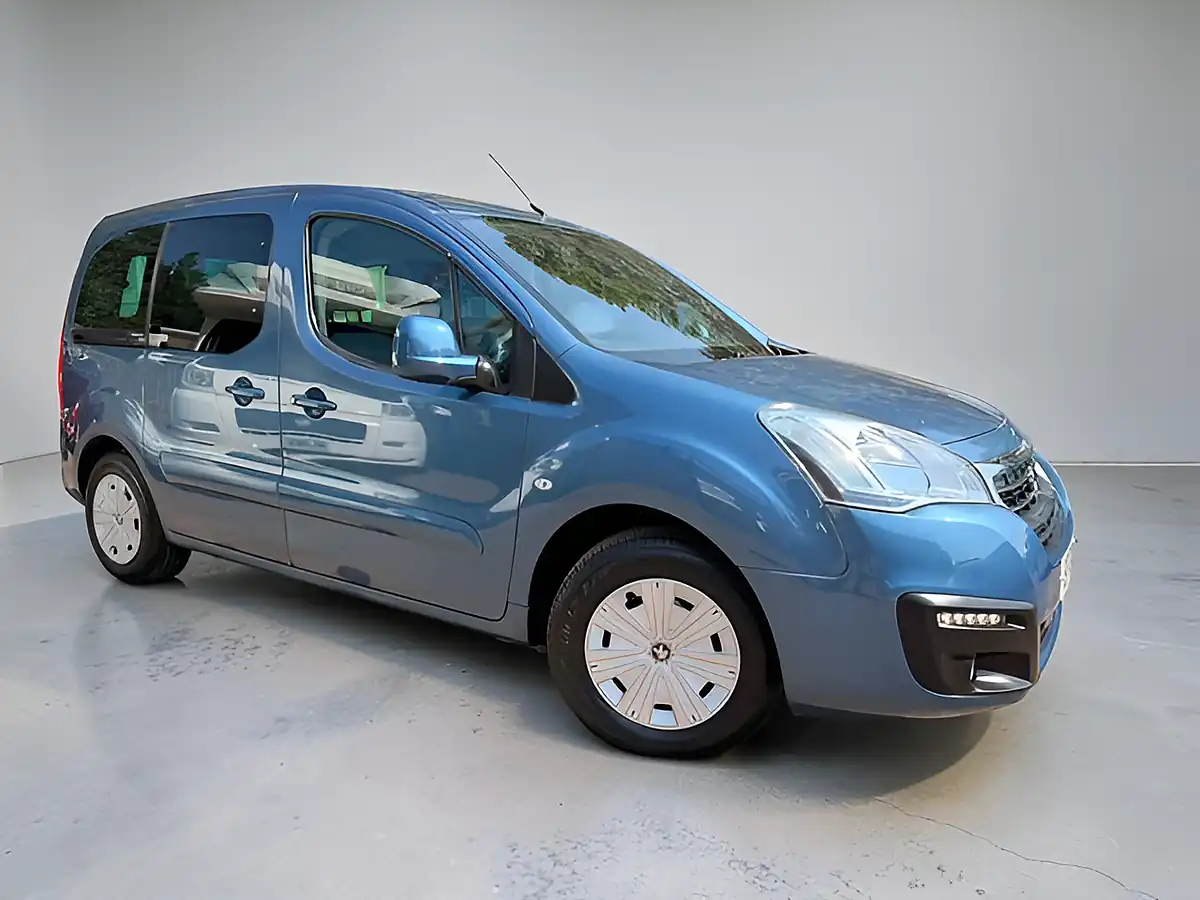 Used 2016 Peugeot Horizon Blue - Front View