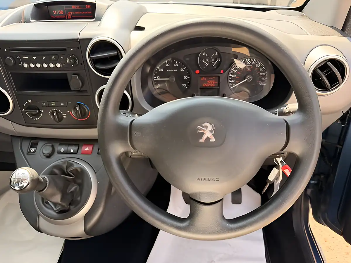 Used 2016 Peugeot Horizon Blue - Interior and Exterior details 16