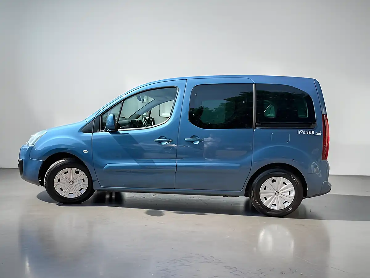 Used 2016 Peugeot Horizon Blue - Interior and Exterior details 3