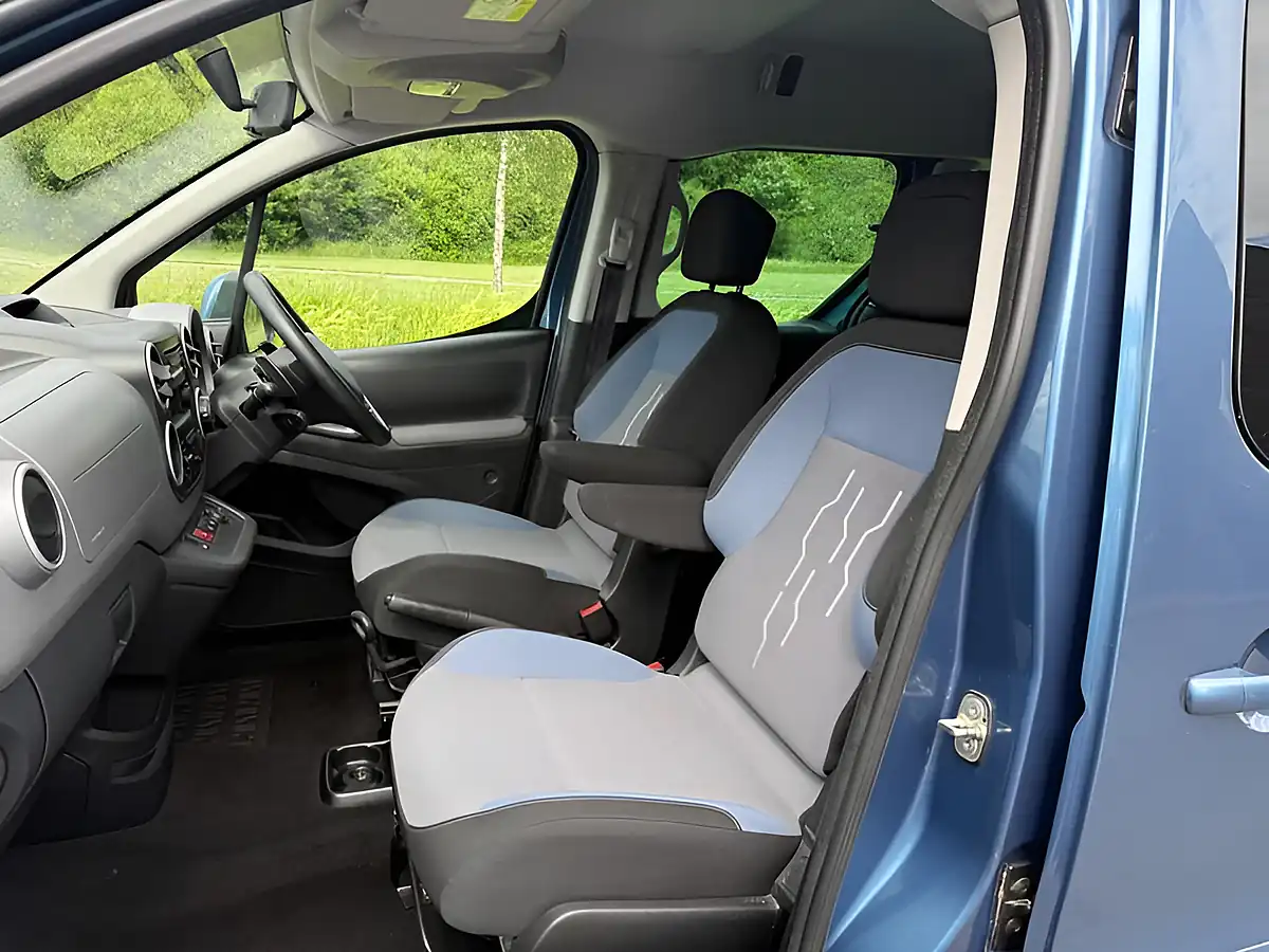 Used 2016 Peugeot Horizon Re Blue - Interior and Exterior details 10