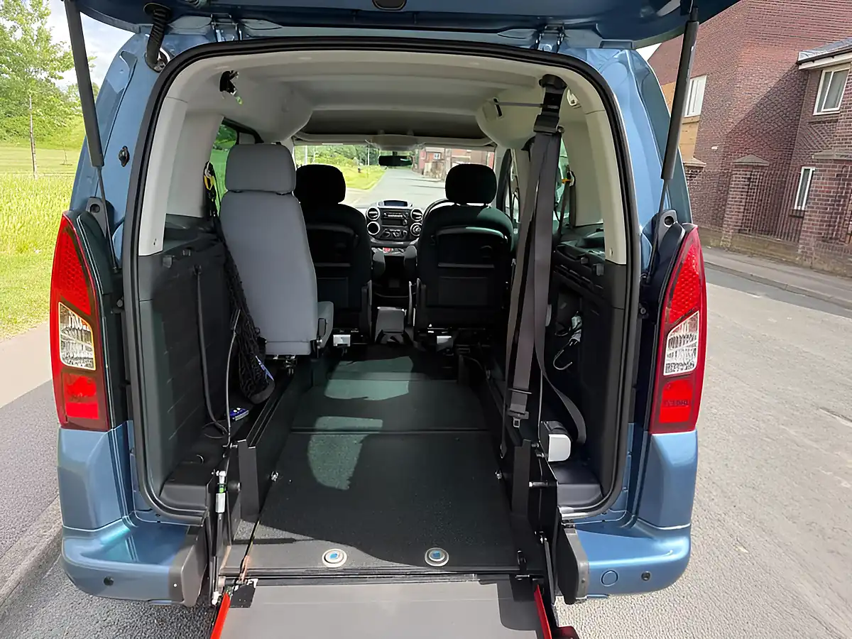 Used 2016 Peugeot Horizon Re Blue - Interior and Exterior details 15