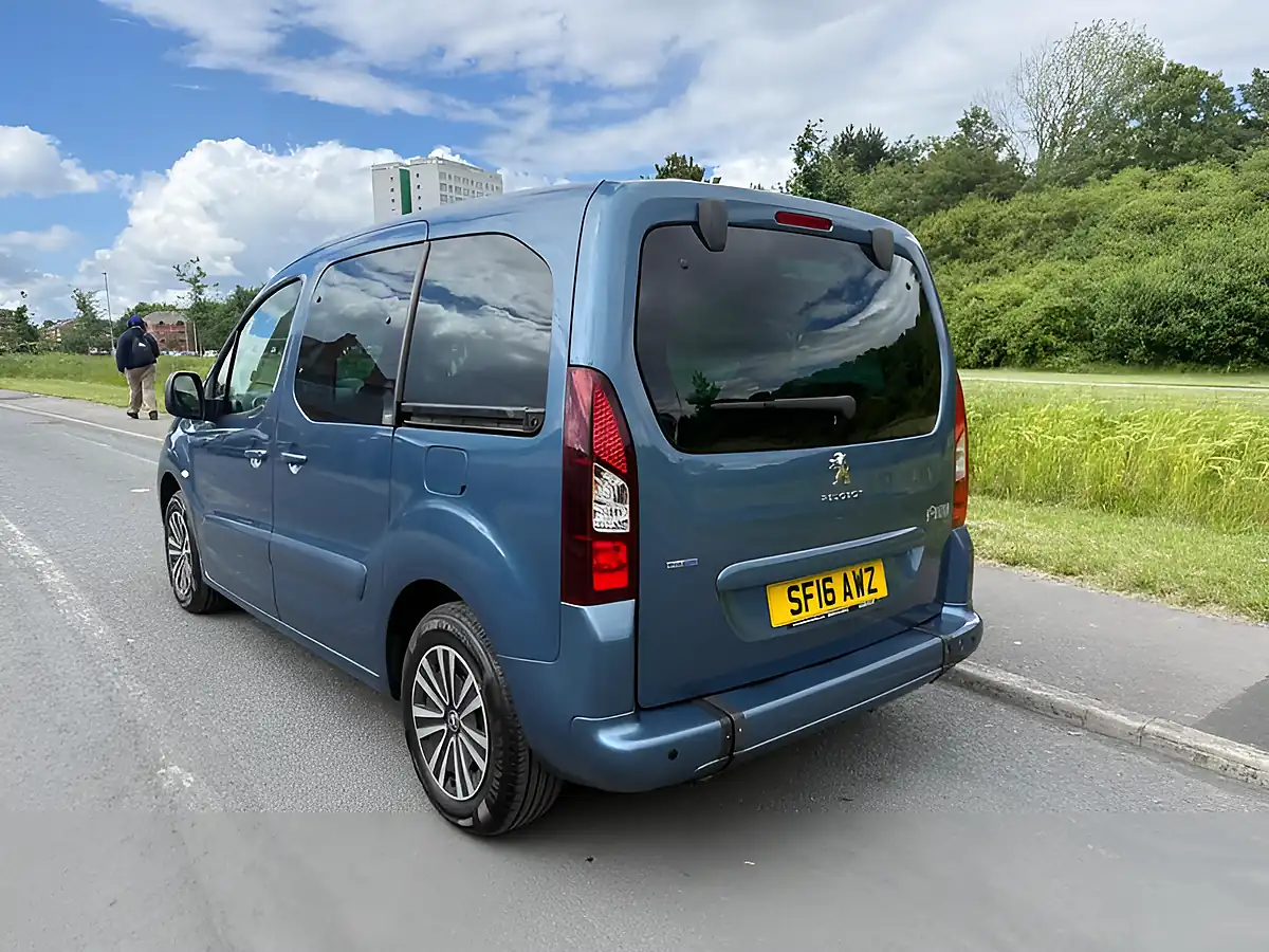 Used 2016 Peugeot Horizon Re Blue - Interior and Exterior details 3