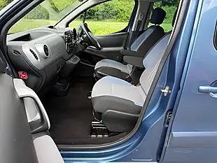 Used 2016 Peugeot Horizon Re Blue - Interior and Exterior details 6