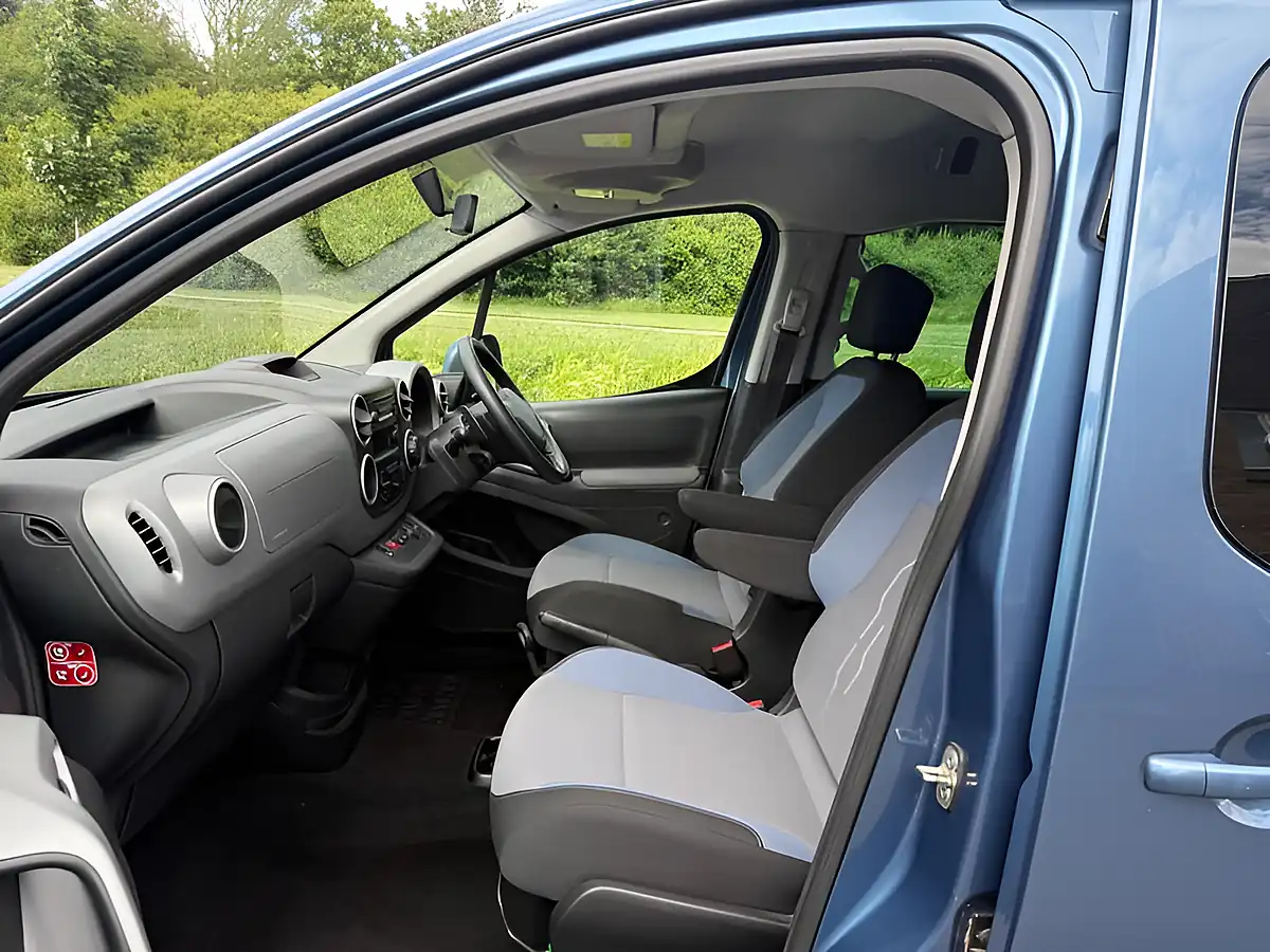 Used 2016 Peugeot Horizon Re Blue - Interior and Exterior details 7