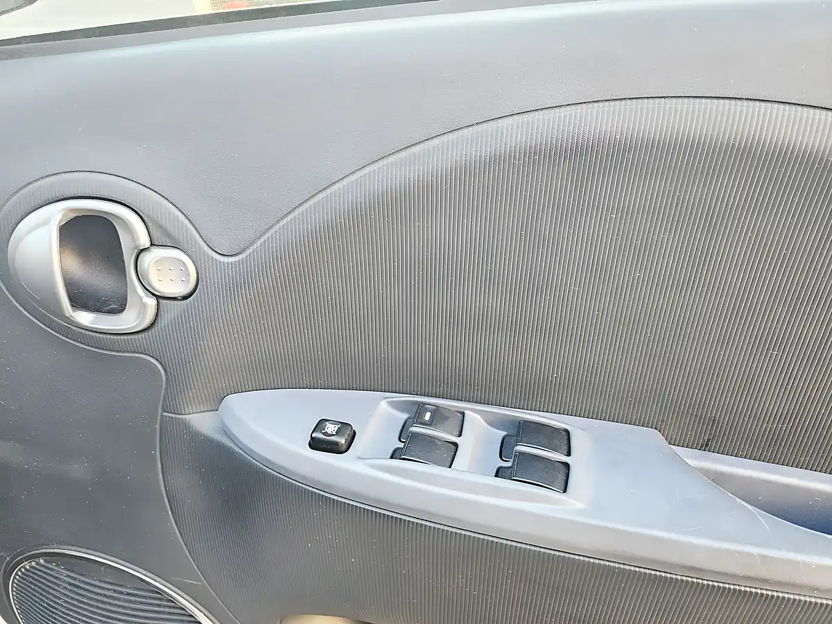 Used 2016 Peugeot Ion White - Interior and Exterior details 14