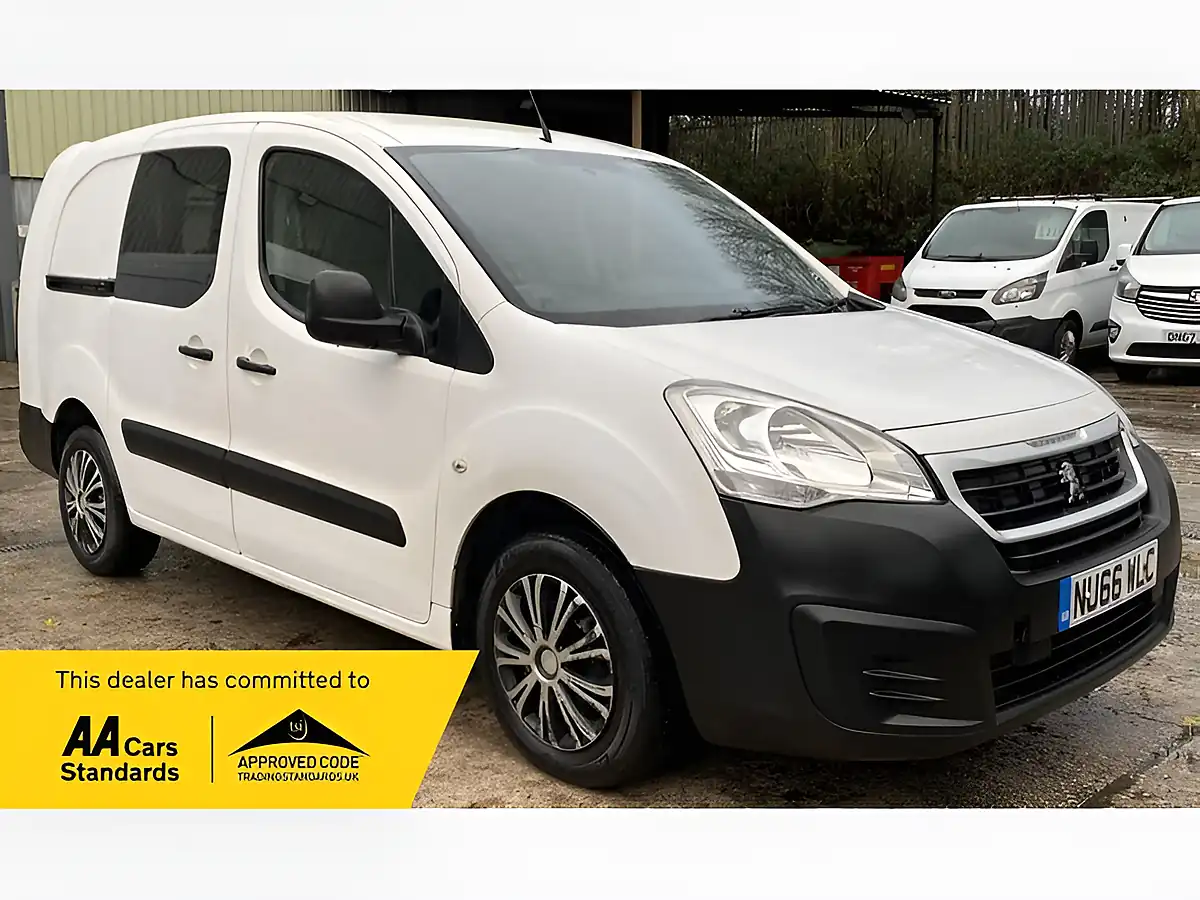 Used 2016 Peugeot Partner 744 S White - Front View