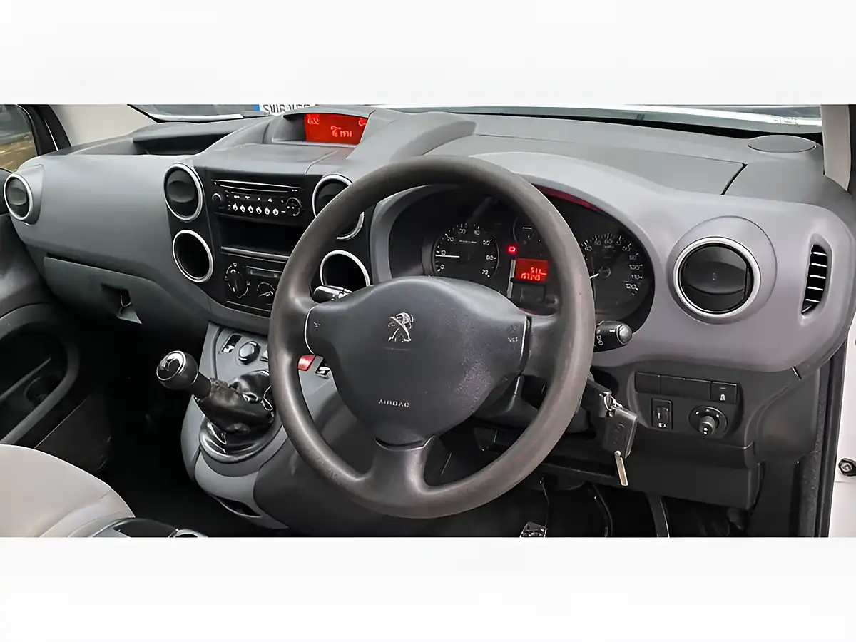 Used 2016 Peugeot Partner 744 S White - Interior and Exterior details 16