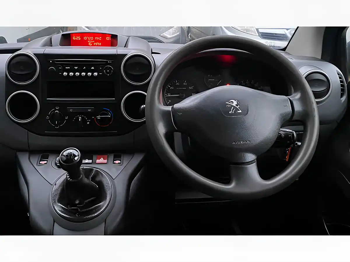 Used 2016 Peugeot Partner 744 S White - Interior and Exterior details 17