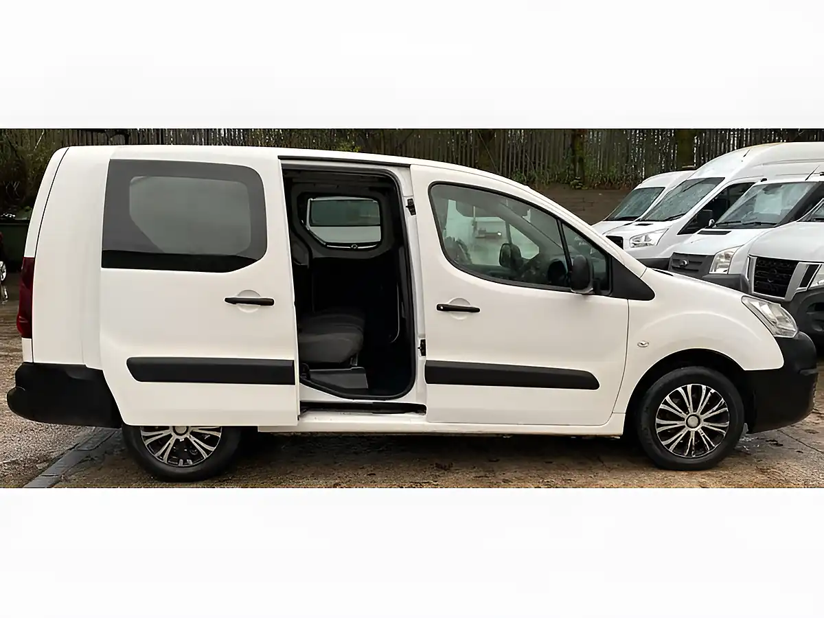 Used 2016 Peugeot Partner 744 S White - Interior and Exterior details 8