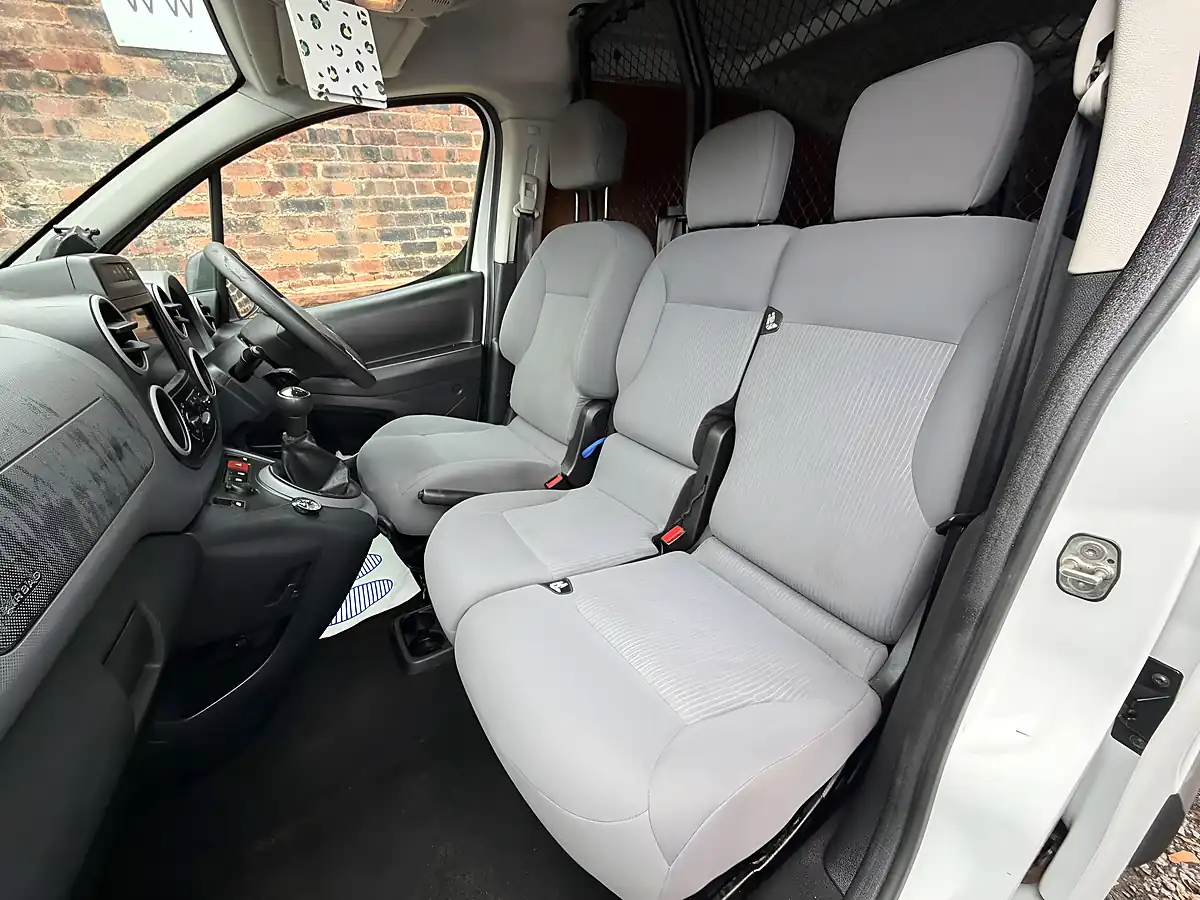 Used 2016 Peugeot Partner 850 Professional White - Interior and Exterior details 13