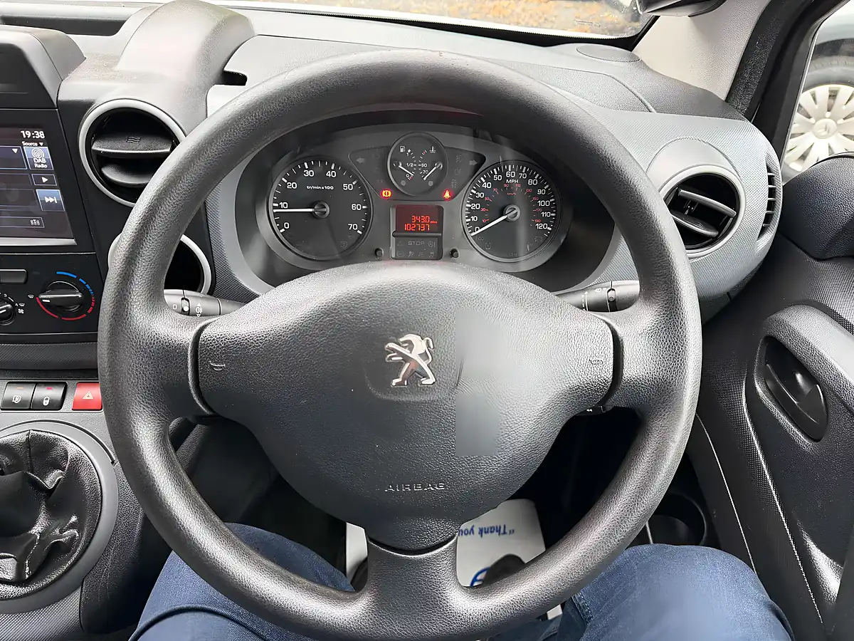 Used 2016 Peugeot Partner 850 Professional White - Interior and Exterior details 15