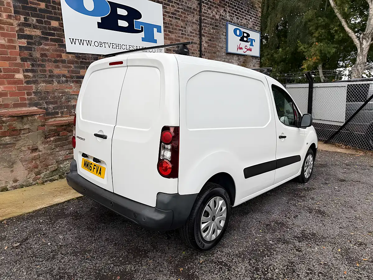 Used 2016 Peugeot Partner 850 Professional White - Interior and Exterior details 3