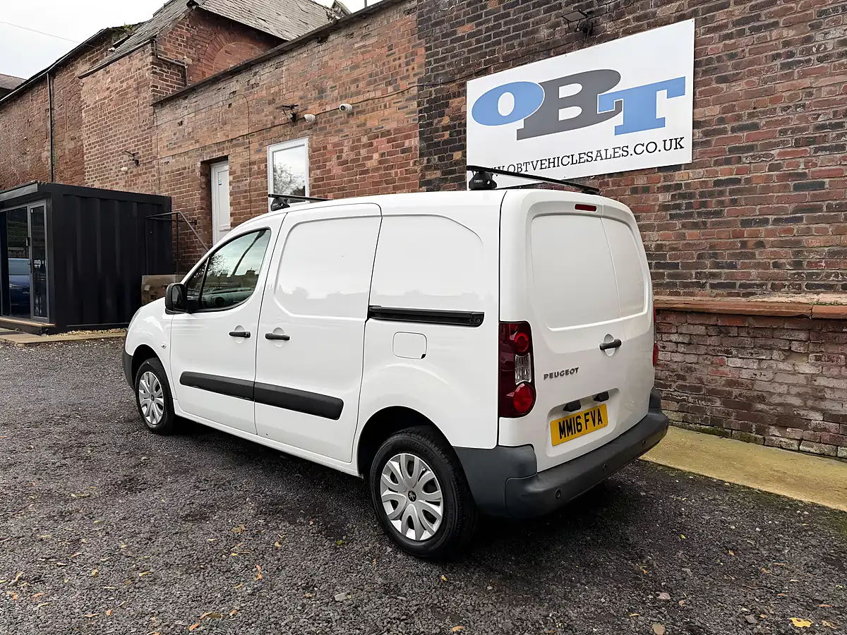 Used 2016 Peugeot Partner 850 Professional White - Interior and Exterior details 5