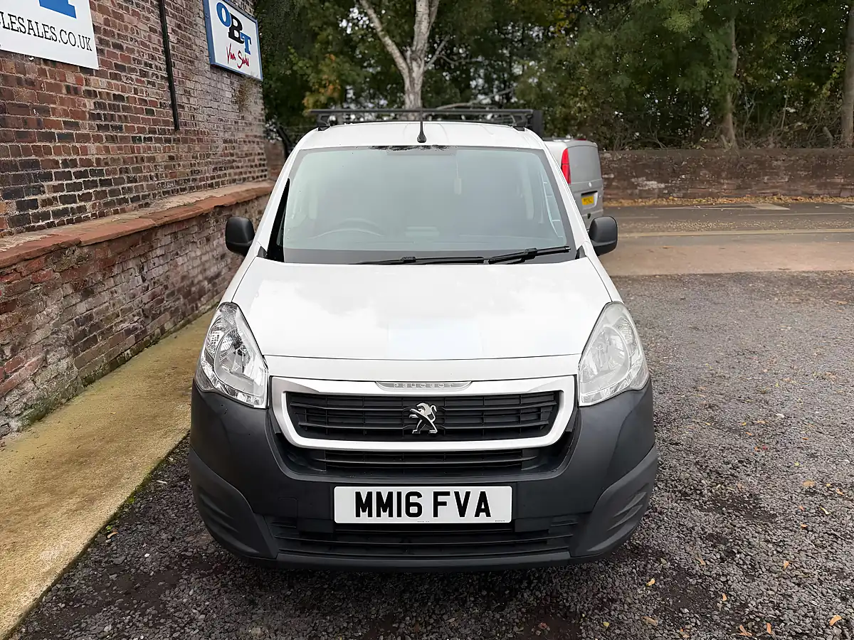 Used 2016 Peugeot Partner 850 Professional White - Interior and Exterior details 8