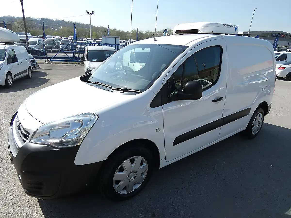 Used 2016 Peugeot Partner 850 S White - Interior and Exterior details 13