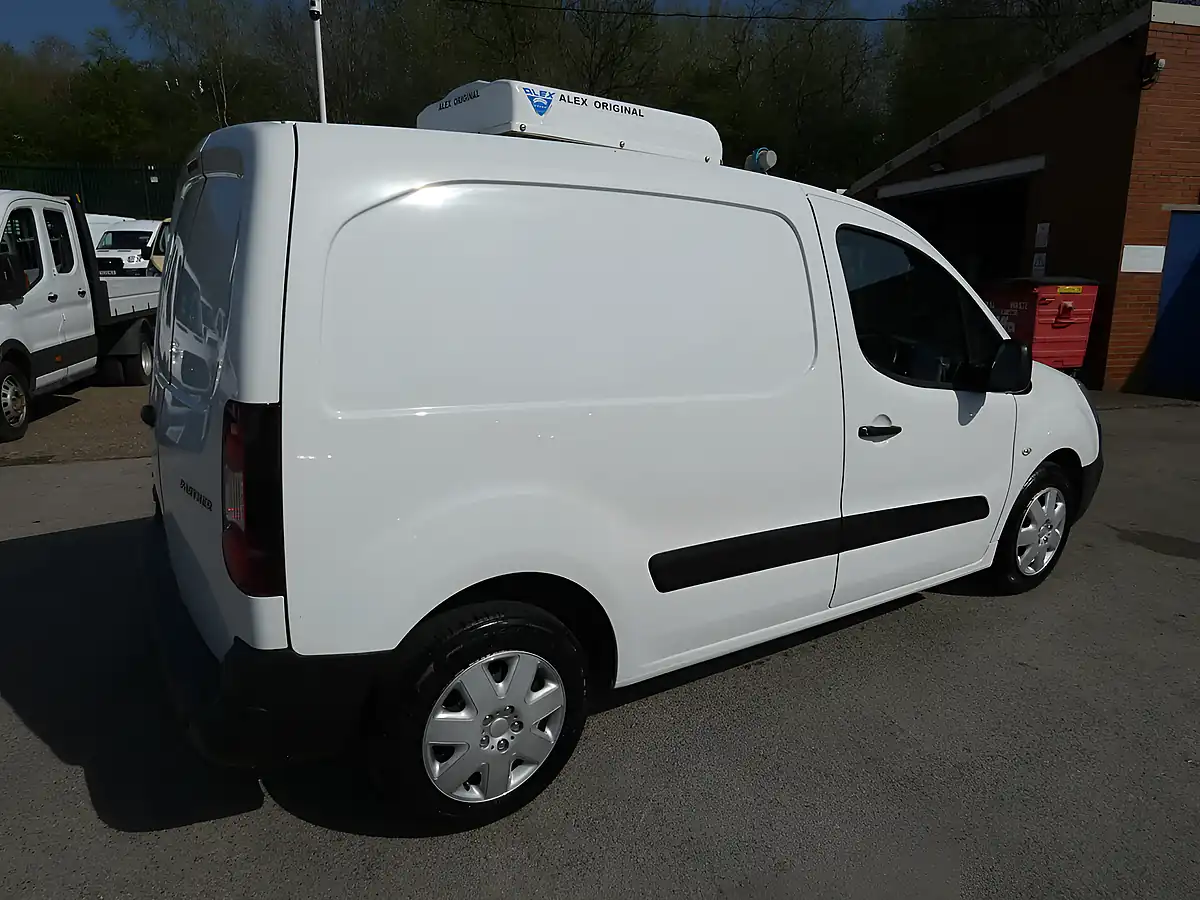 Used 2016 Peugeot Partner 850 S White - Interior and Exterior details 15